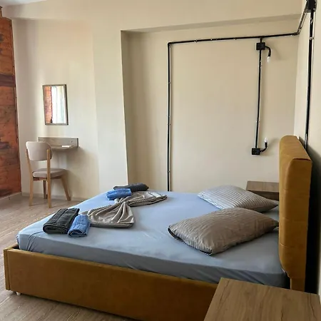 게스트하우스 Guest House Tirana *